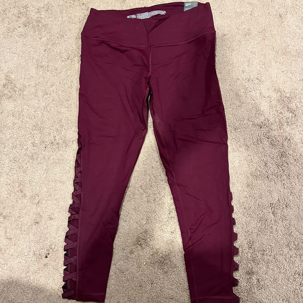 NWT Victoria Sport Knockout Legging